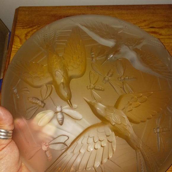 Gorgeous etched bird dish - Picture 3 of 4